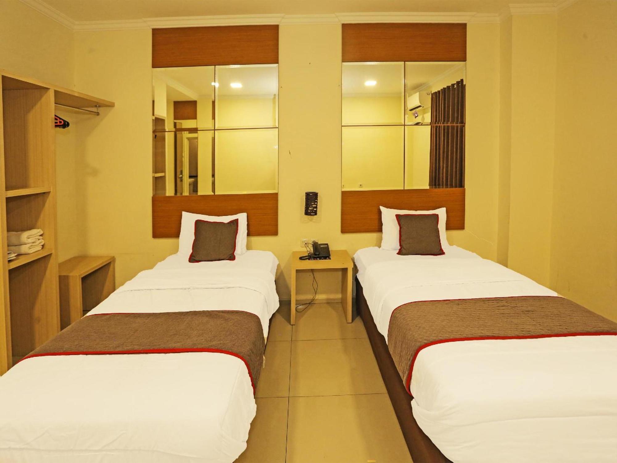 Sans Hotel Fiducia Serpong Esterno foto