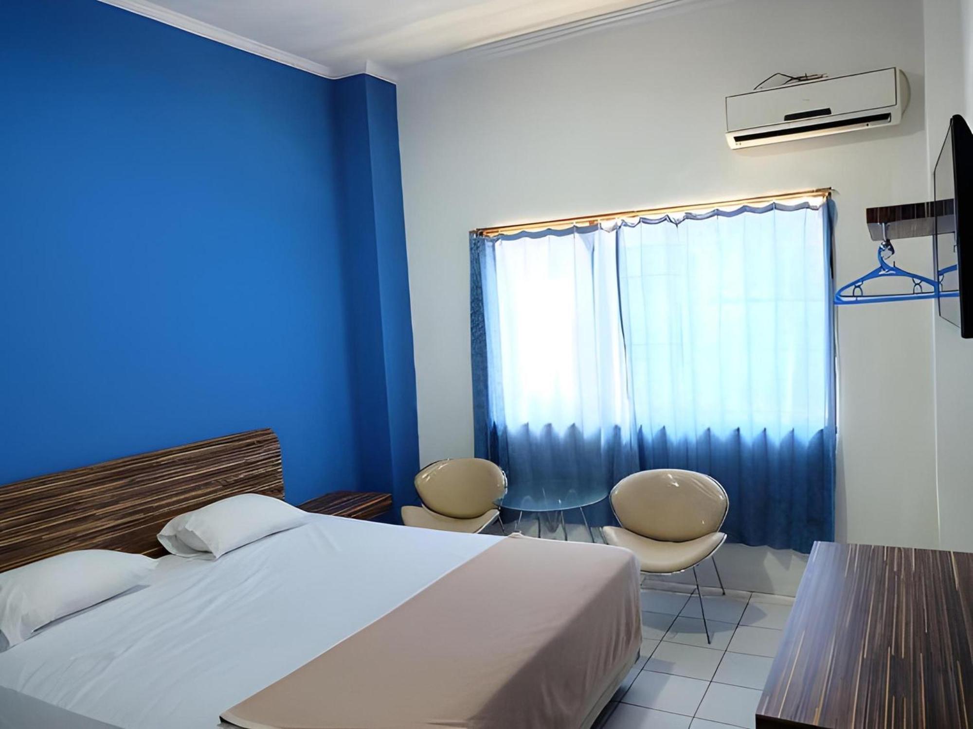 Sans Hotel Fiducia Serpong Esterno foto