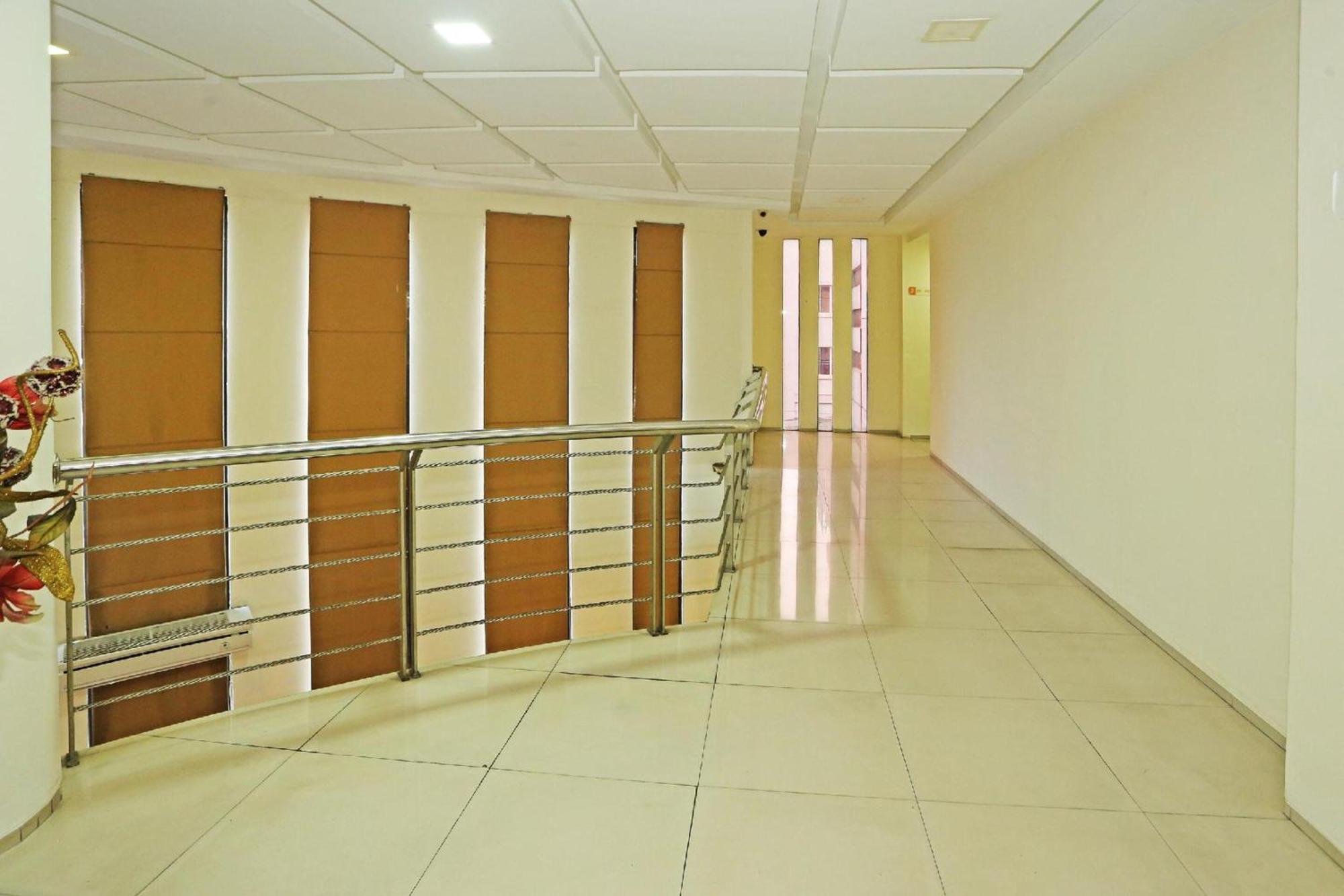 Sans Hotel Fiducia Serpong Esterno foto