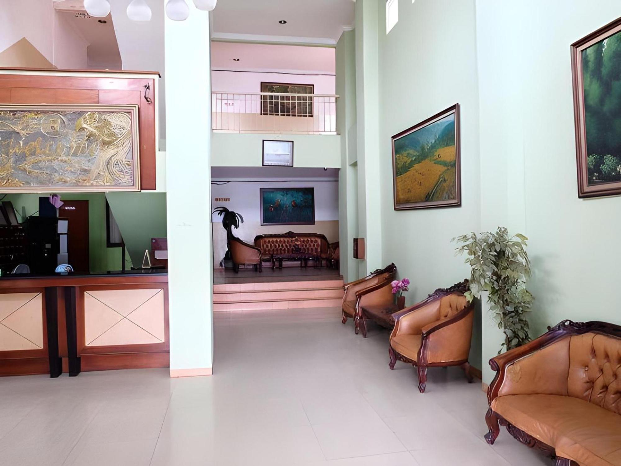 Sans Hotel Fiducia Serpong Esterno foto