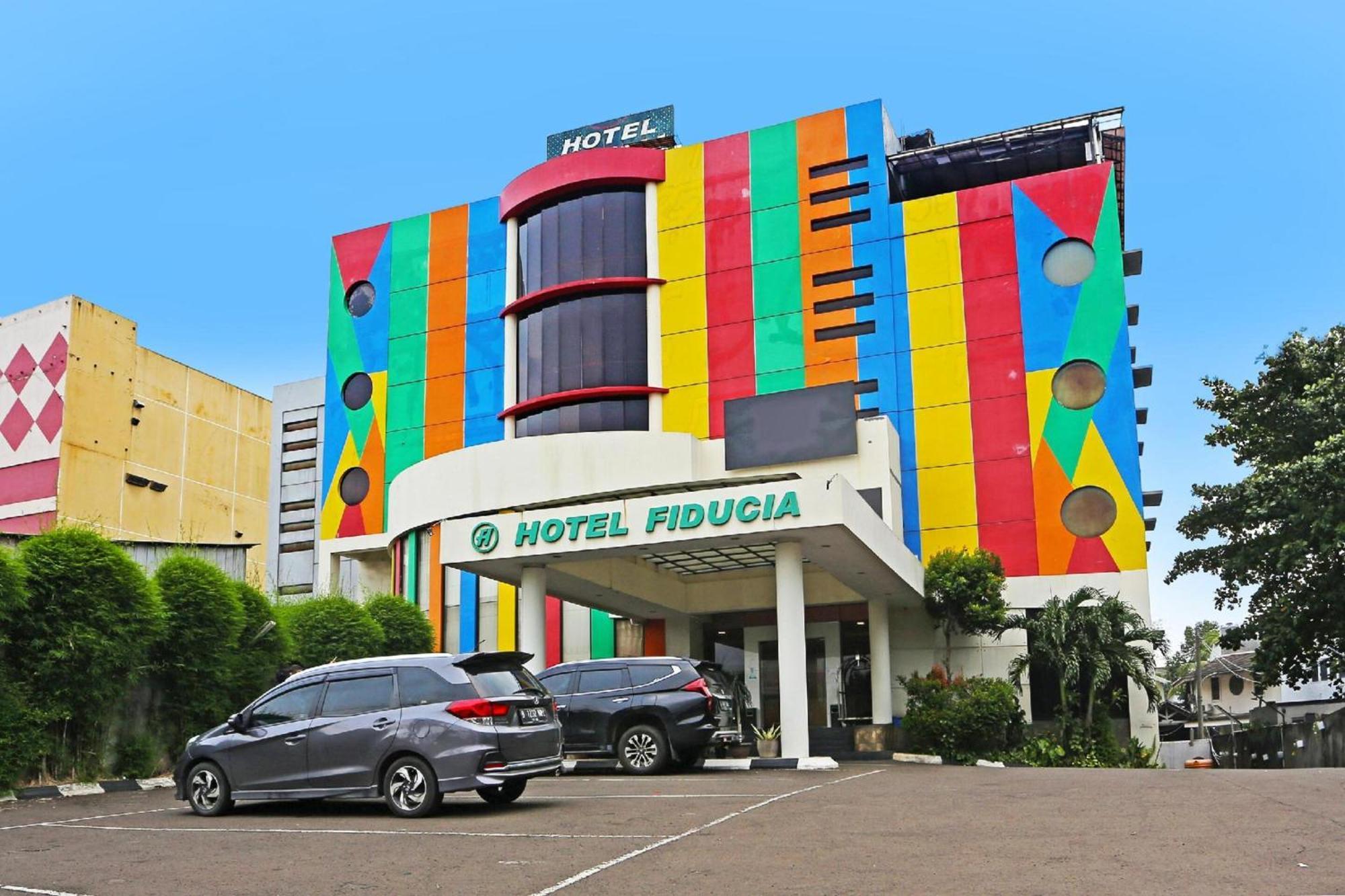 Sans Hotel Fiducia Serpong Esterno foto