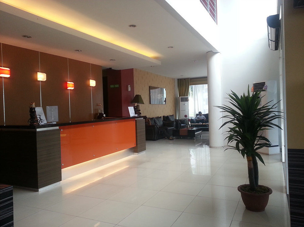 Sans Hotel Fiducia Serpong Esterno foto